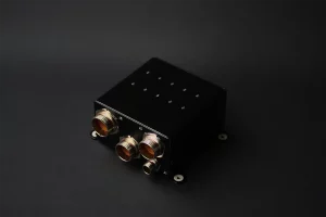 Mission computer for aircrafts with robust circular connectors